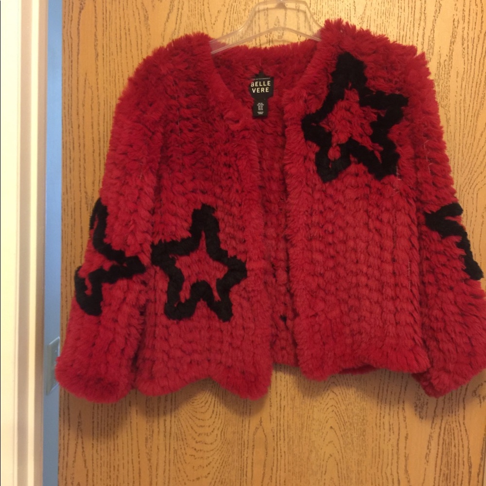 Crop fur jacket.